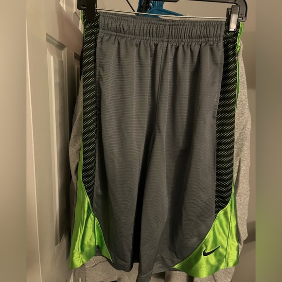 Youth XL Nike Basketball Shorts - Lot of 5 - Picture 1 of 6